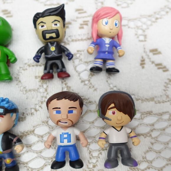 Large Lot of 20 YouTuber Inspired Collectible Mini Figures Mystery Box Toy Set - Picture 5 of 9